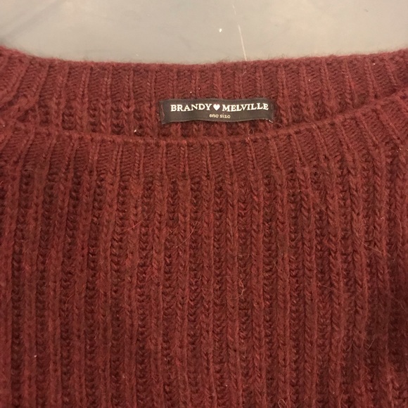 Brandy Melville maroon cropped sweater - Picture 4 of 4